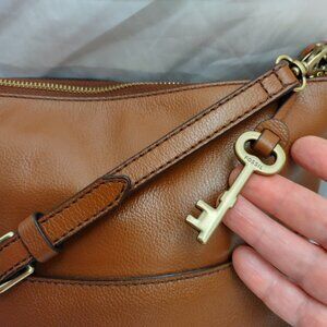 * FOSSIL Leather Tan Brown Purse Handbag with KEY Bass Long Strap